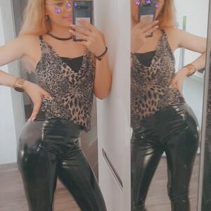 Klaudiasolo_latex_lingerie_anal_feet_pantyhose_stockings_heels_squirt MYM