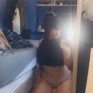 Kxssmyass_ MYM