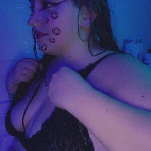 Kxssmyass_ MYM