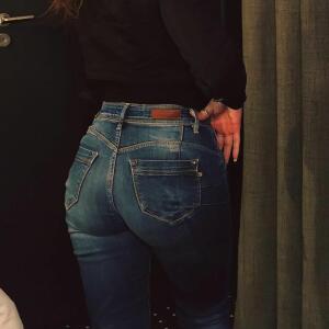 Lady_m87 MYM