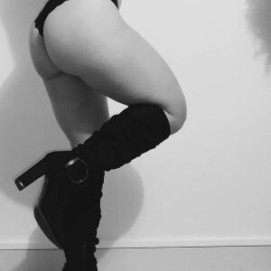 Lady_m87 MYM