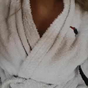 Lau_thentic MYM