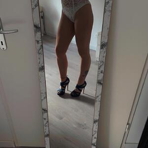 Laura_80 MYM
