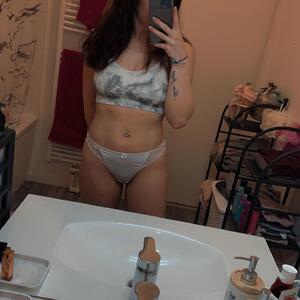 Laura_80 MYM
