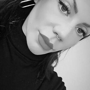 Laura_lara MYM