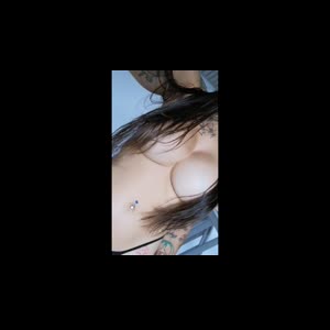Laura_x MYM