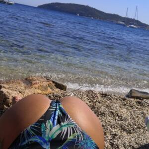 Laura_x MYM