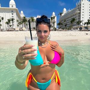 Laurab974 MYM