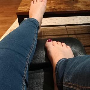 Lea255_pieds_feetlovers MYM