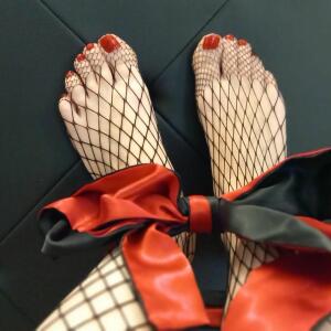 Lea255_pieds_feetlovers MYM
