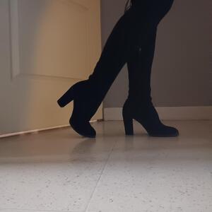 Lea_feet_officiel MYM