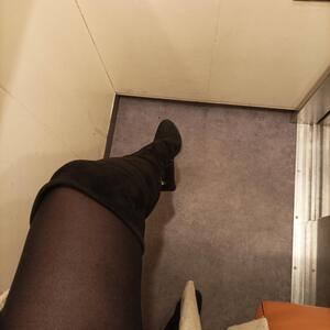 Lea_feet_officiel MYM