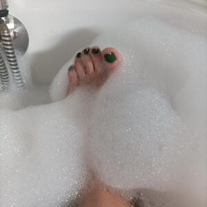 Lea_feet_officiel MYM