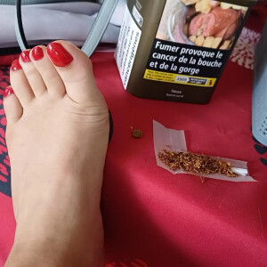 Lea_feet_officiel MYM