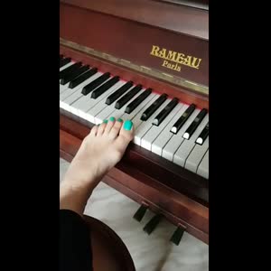 Les_merveilleux_pieds_d_alix MYM