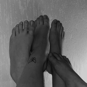 Lesbcouplefeet MYM