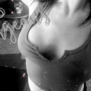 Lesyeuxdelaura MYM
