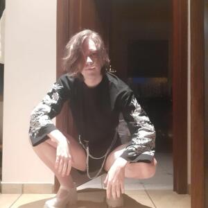 Levi_femboi MYM