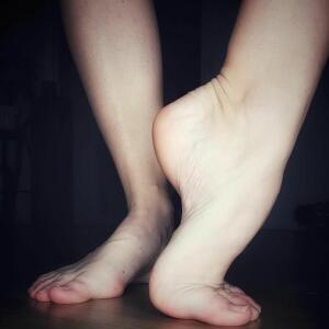 Lia_feet_fr MYM