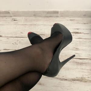 Lindsayheels MYM