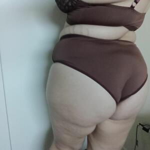 Littlecurvygirl MYM