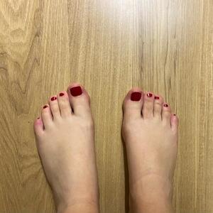 Livewithmy_feet MYM