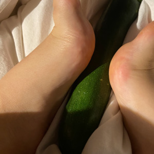Livewithmy_feet MYM