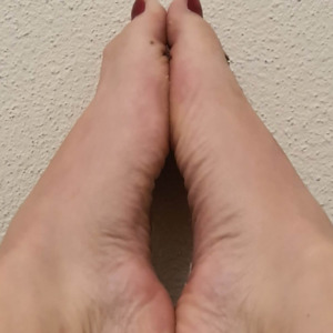 Liviafeet01 MYM