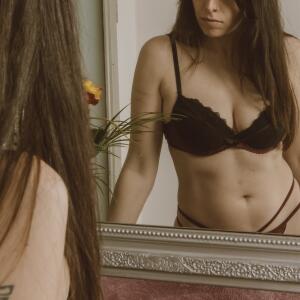 Liz-little-brunette MYM