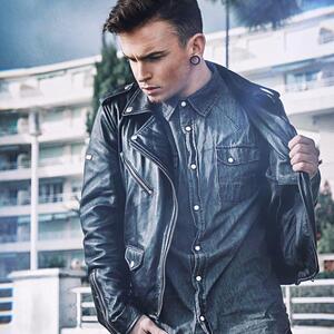 Logan_stay MYM