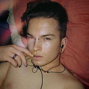 Logan_stay MYM