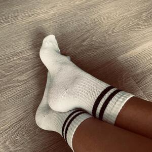 Lola_feetgirl MYM