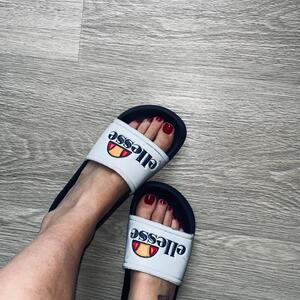 Lola_feetgirl MYM