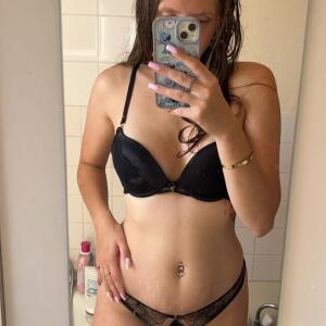 Lola_white MYM