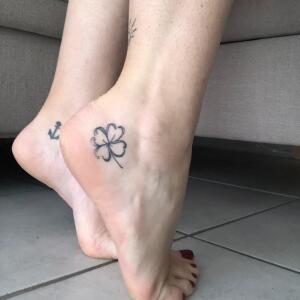 Lolaaa_feet_addict MYM