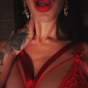 Lolabellucci_ MYM