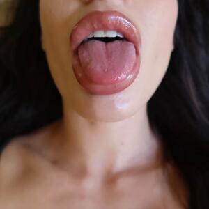 Lolabellucci_ MYM