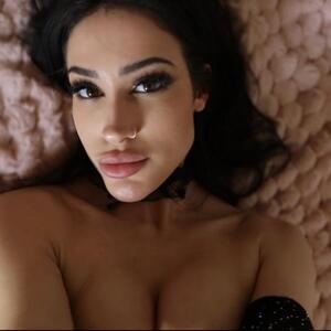 Lolabellucci_ MYM