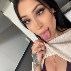 Lolabellucci_ MYM