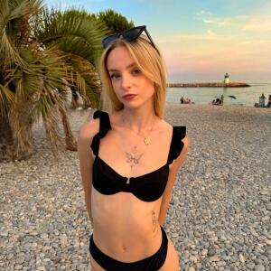 Louise_mln MYM