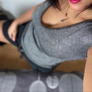 Loumy-pulpeuse-sexy-sensuelle MYM