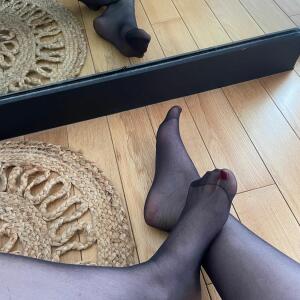 Love-foot-woman1803 MYM