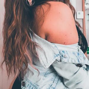 Lucie_aux_beauxpieds MYM