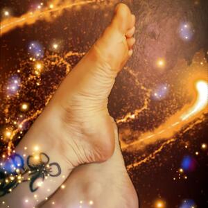 Lucrecia_sweet_feet MYM