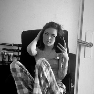 Mandy_chupa MYM