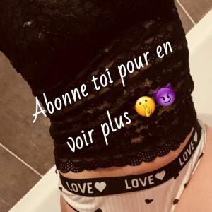 Melanie22 MYM