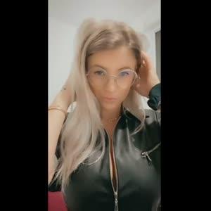 Melinaa-off MYM