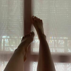 Mely_feetforyou MYM