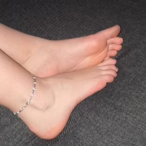 Melya_feet MYM