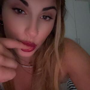 Mia_louve MYM